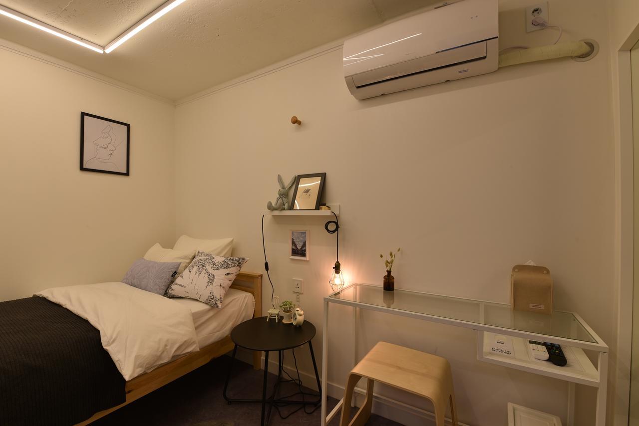 Mono House Hongdae 5 Hotell Seoul Exteriör bild
